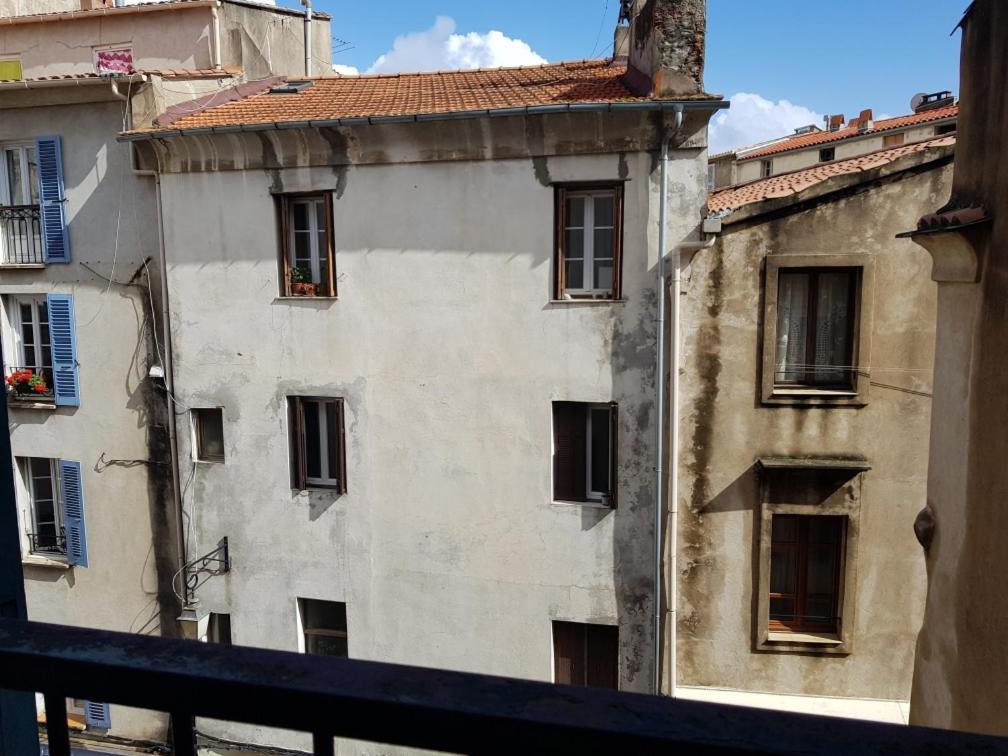 Ajaccio Vielle Ville Imperiale Grand Studio Pour 3 A 4 Personnes A Proximite Du Port Et Des Plus Belles Plages Exterior foto